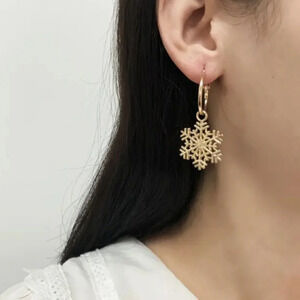 💚 Gold Plated Hoops with Snowflake Charm drop - NEW